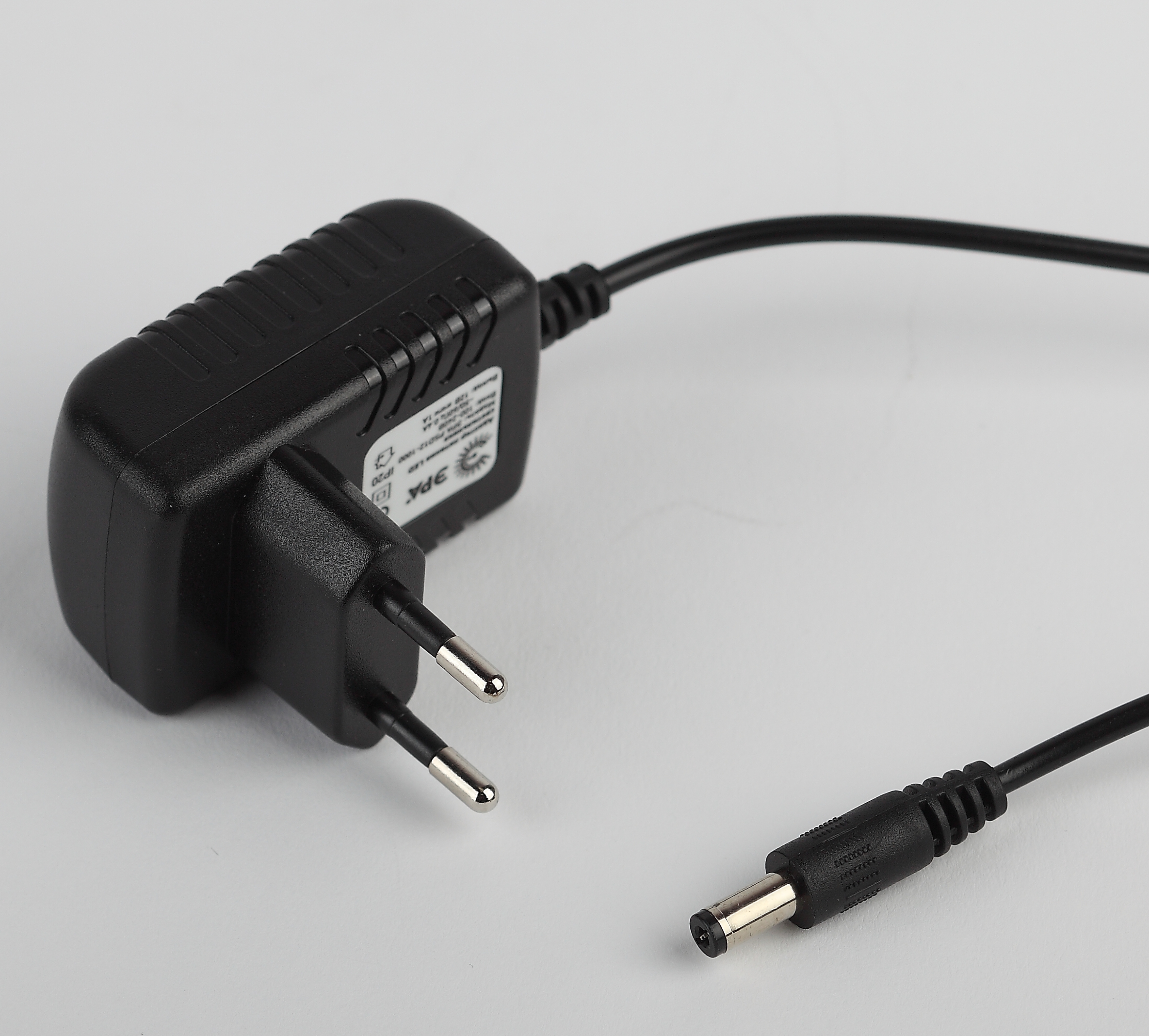 ЭРА наст.светильник NLED-447-9W-S серебро (8/128)