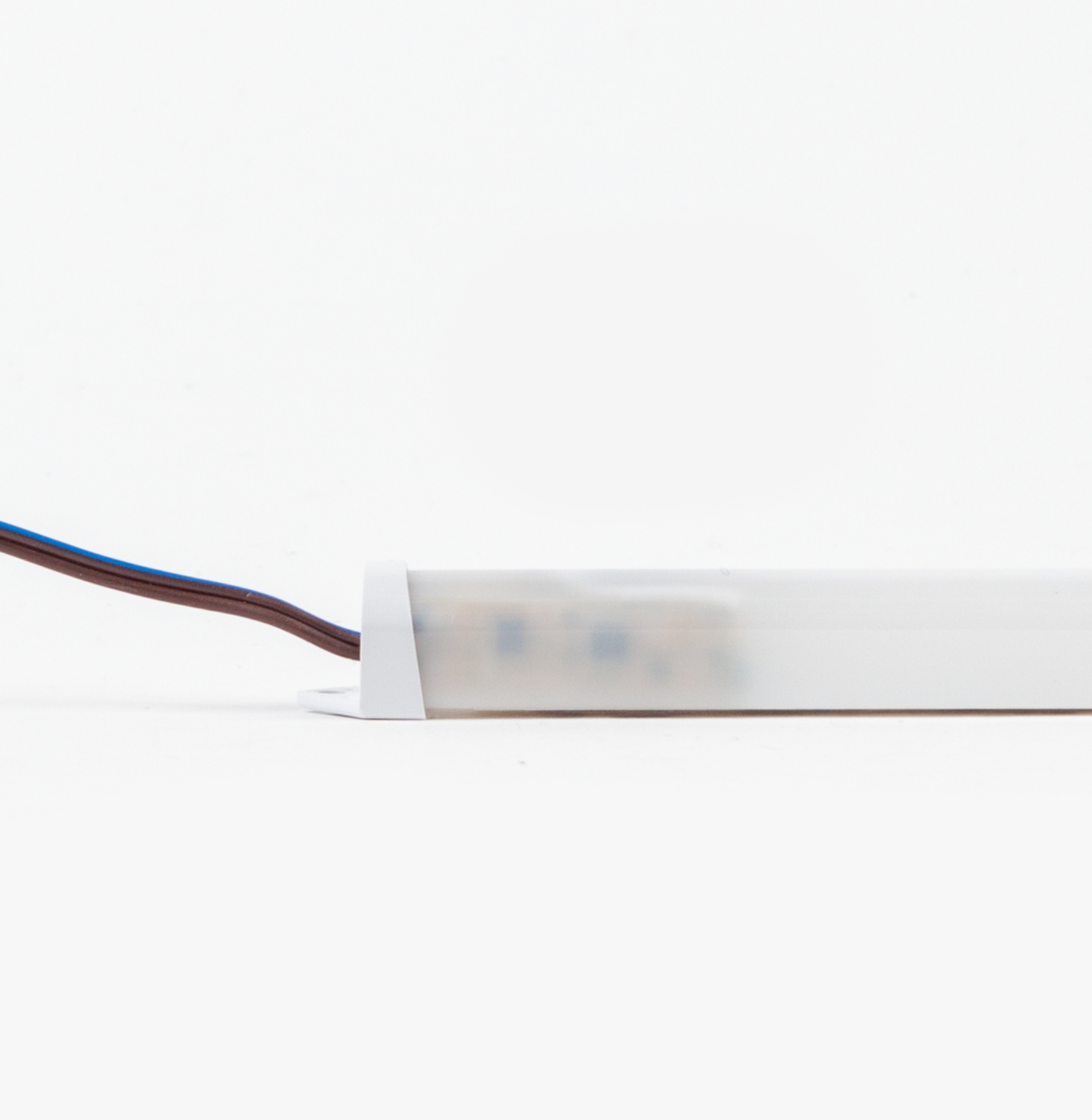 LLED-04-9W-6500-W ЭРА Линейный светодиодный светильник LED 9Вт 6500К L600 (100/3000)