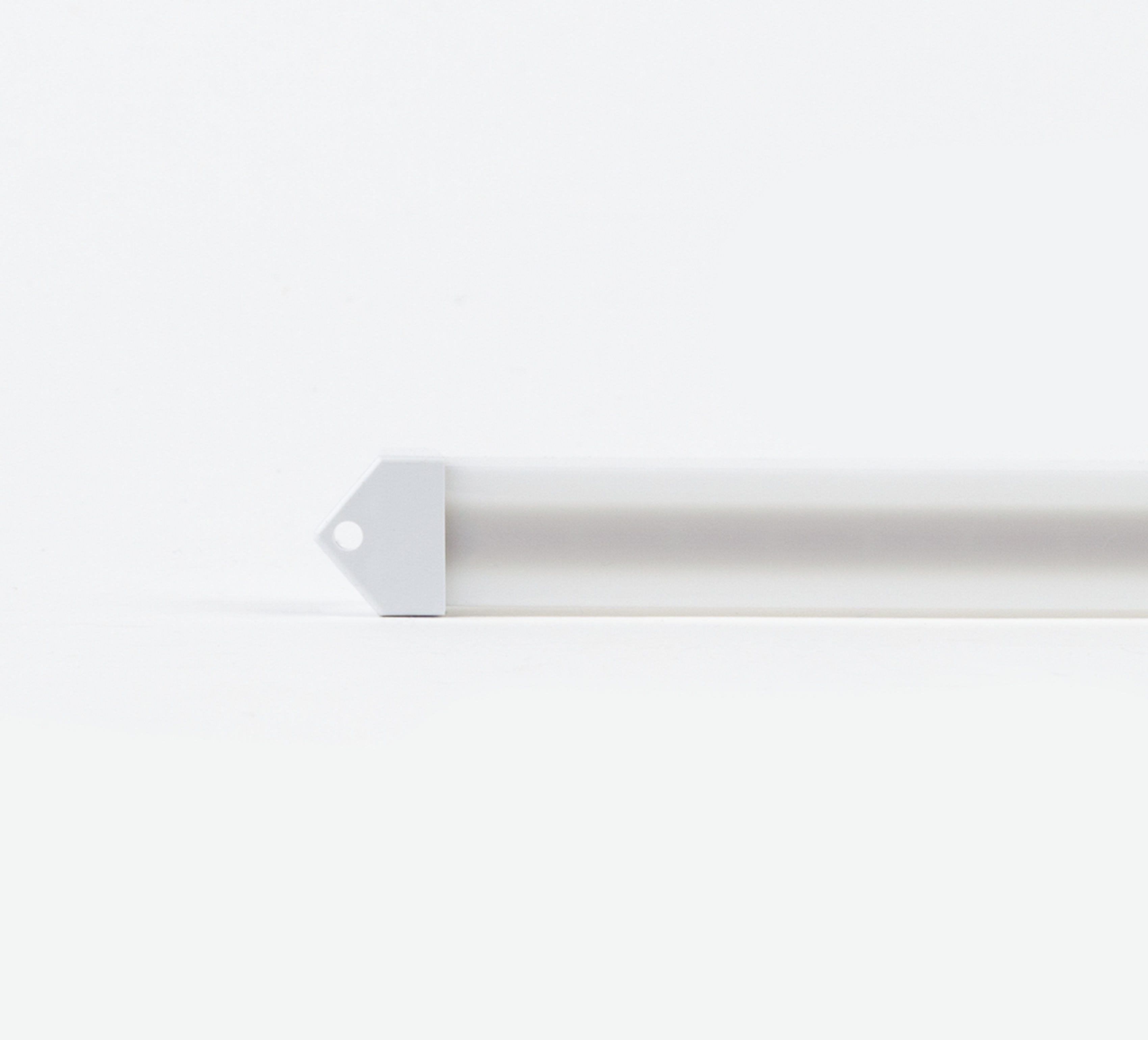 LLED-04-9W-6500-W ЭРА Линейный светодиодный светильник LED 9Вт 6500К L600 (100/3000)