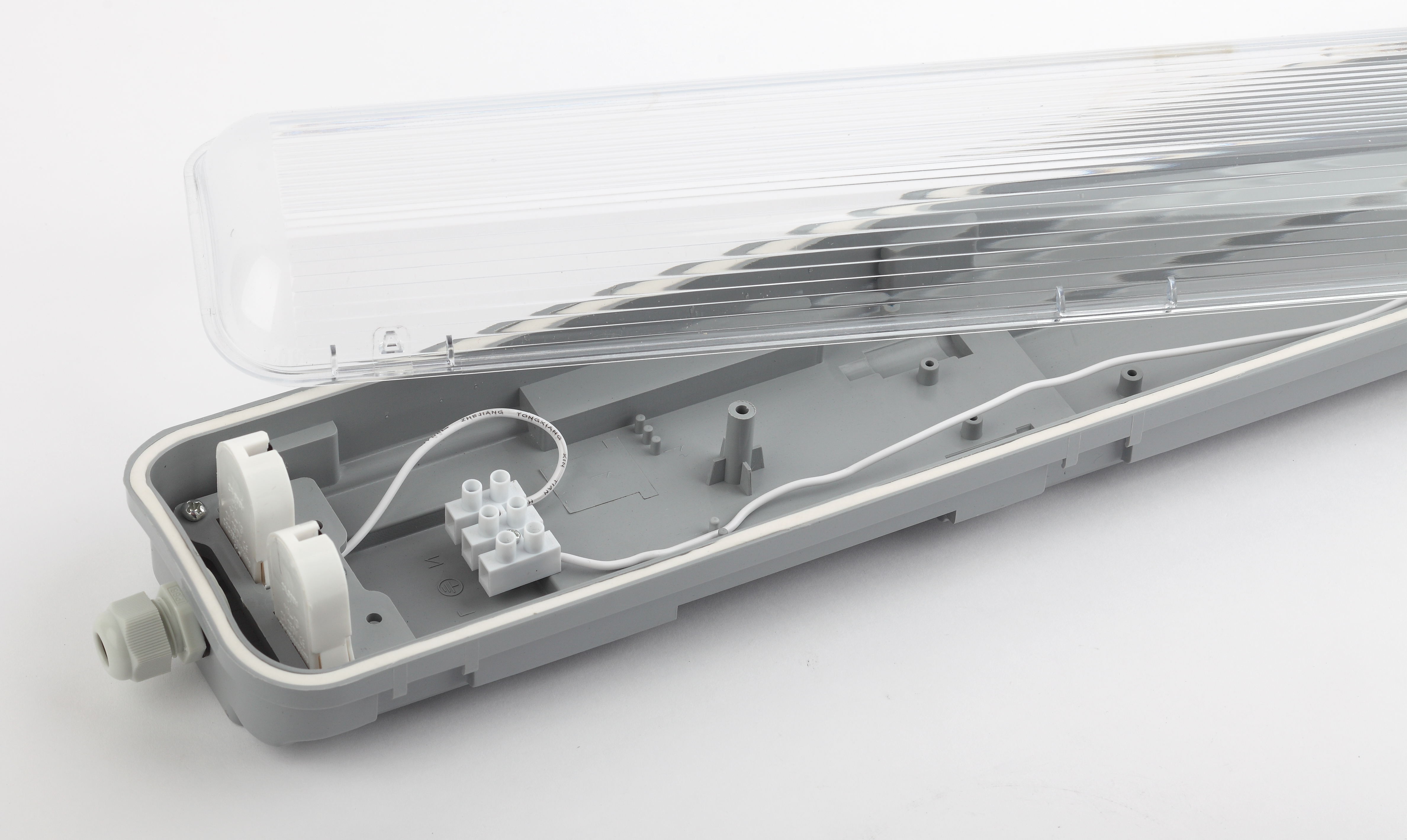 SPP-101-0-002-150 ЭРА Светильник IP65 под 2 светодиодные лампы T8 G13 LED 2x1500мм (8/144)